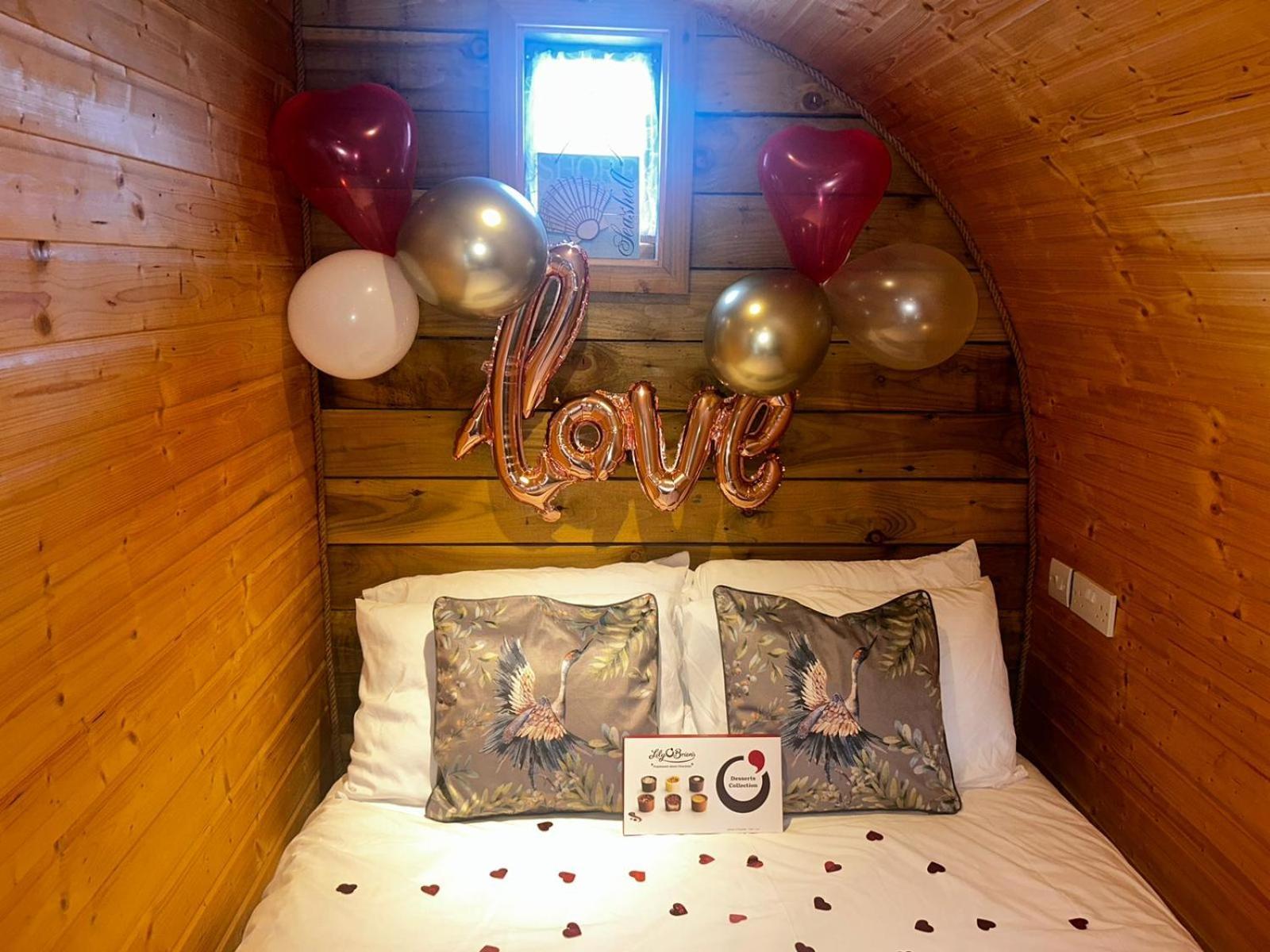 Отель Crabmill Glamping Беудли Экстерьер фото