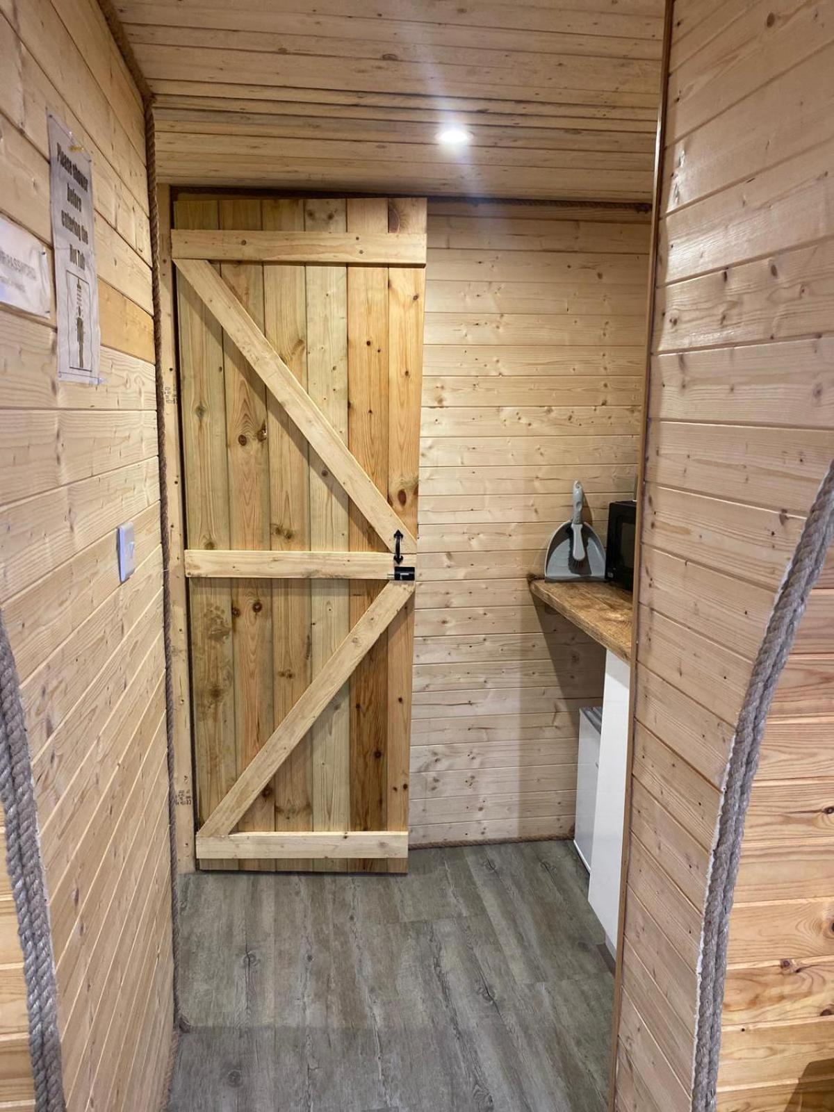 Отель Crabmill Glamping Беудли Экстерьер фото