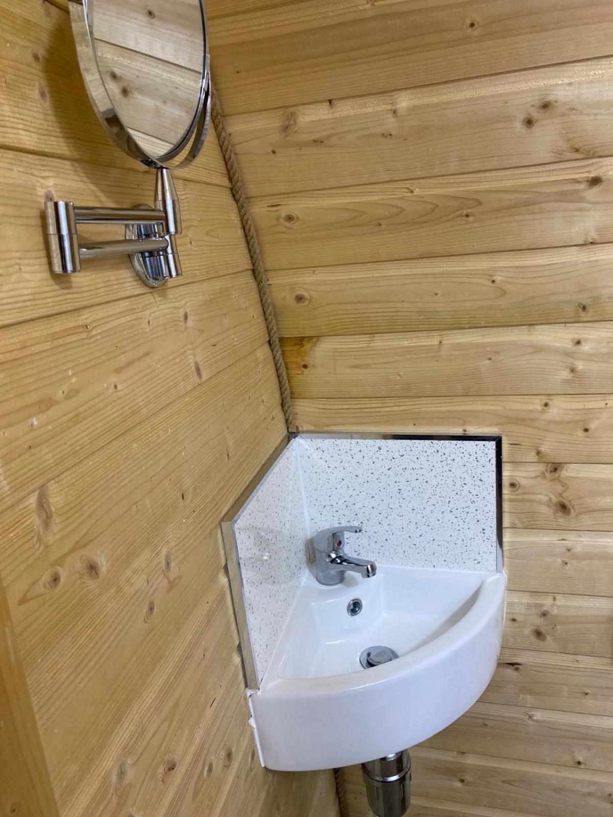 Отель Crabmill Glamping Беудли Экстерьер фото